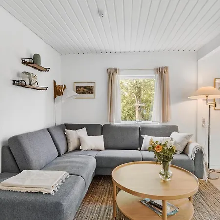 3 Bedroom Cozy In Sjaellands Odde
